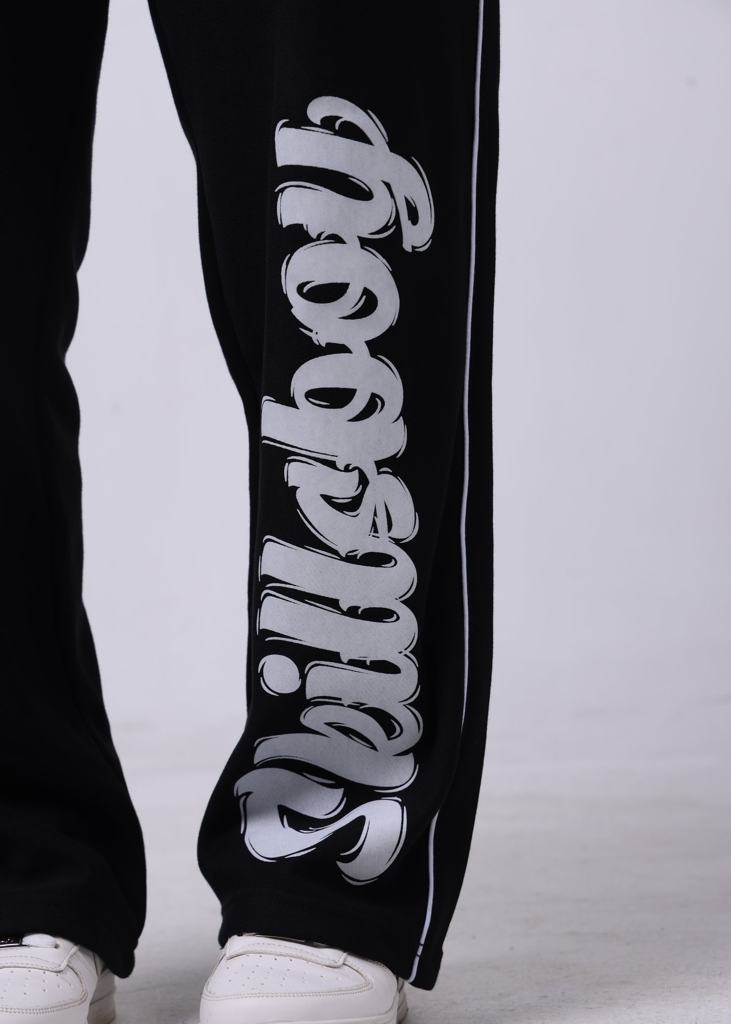 Ensemble Kaws Pantalon et Sweat avec capuche zip Edition limitée ( Noir )