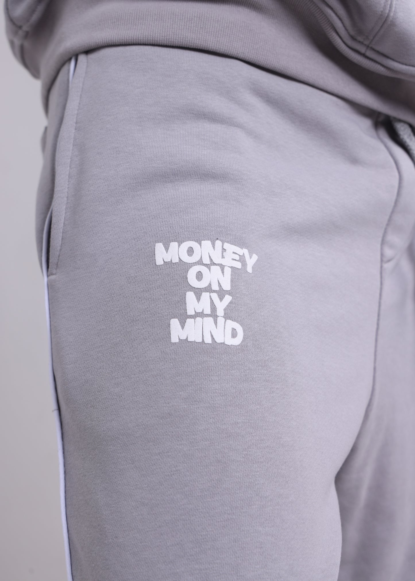 Ensemble Kaws Pantalon et Sweat avec capuche zip Edition limitée ( Gris )